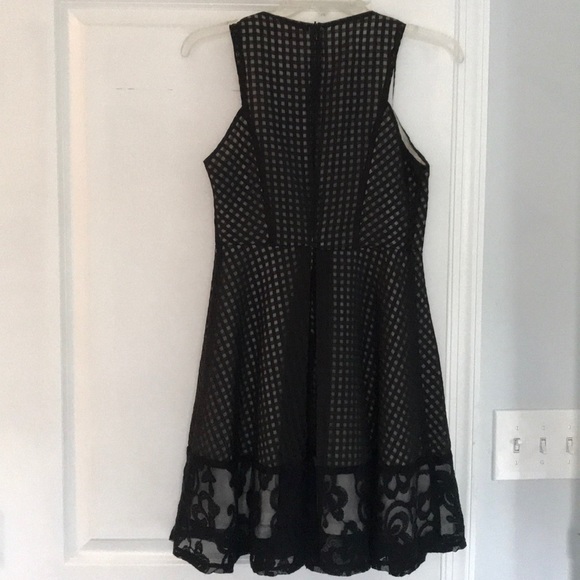 Everleigh Chiffon Lace Border Dress - Picture 8 of 8